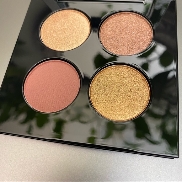 PAT McGRATH LABS Celestial Odyssey Luxe
Ouad “Bronze Borealis” eyeshadow - Picture 5 of 12